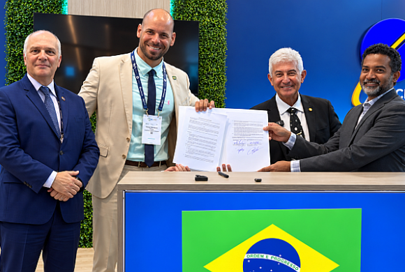 Brasil e Índia firmam parceria para desenvolvimento de foguete Brasil e Índia firmam parceria para desenvolvimento de foguete