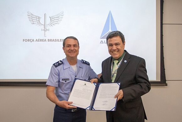 FAB e Alada firmam contrato para reestruturar programa espacial FAB e Alada firmam contrato para reestruturar programa espacial