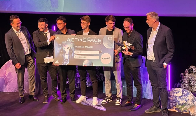 Equipe brasileira é premiada com solução que leva gestão de infraestrutura ao espaço Equipe brasileira é premiada com solução que leva gestão de infraestrutura ao espaço