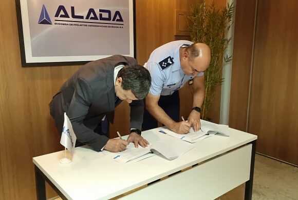 FAB e ALADA firmam 1º contrato no setor aeroespacial