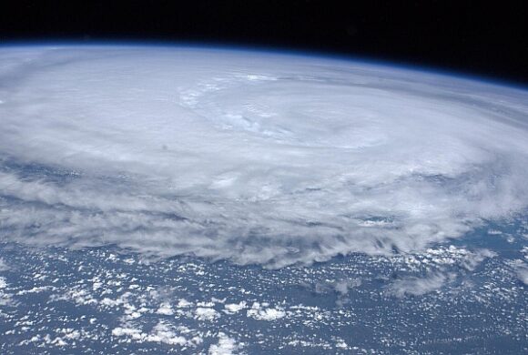 Estudo inédito realizado no INPE mostra evolução de um vórtice 3D Estudo inédito realizado no INPE mostra evolução de um vórtice 3D