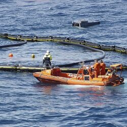 INPE e IBAMA firmam cooperação para monitorar derramamentos de óleo no mar